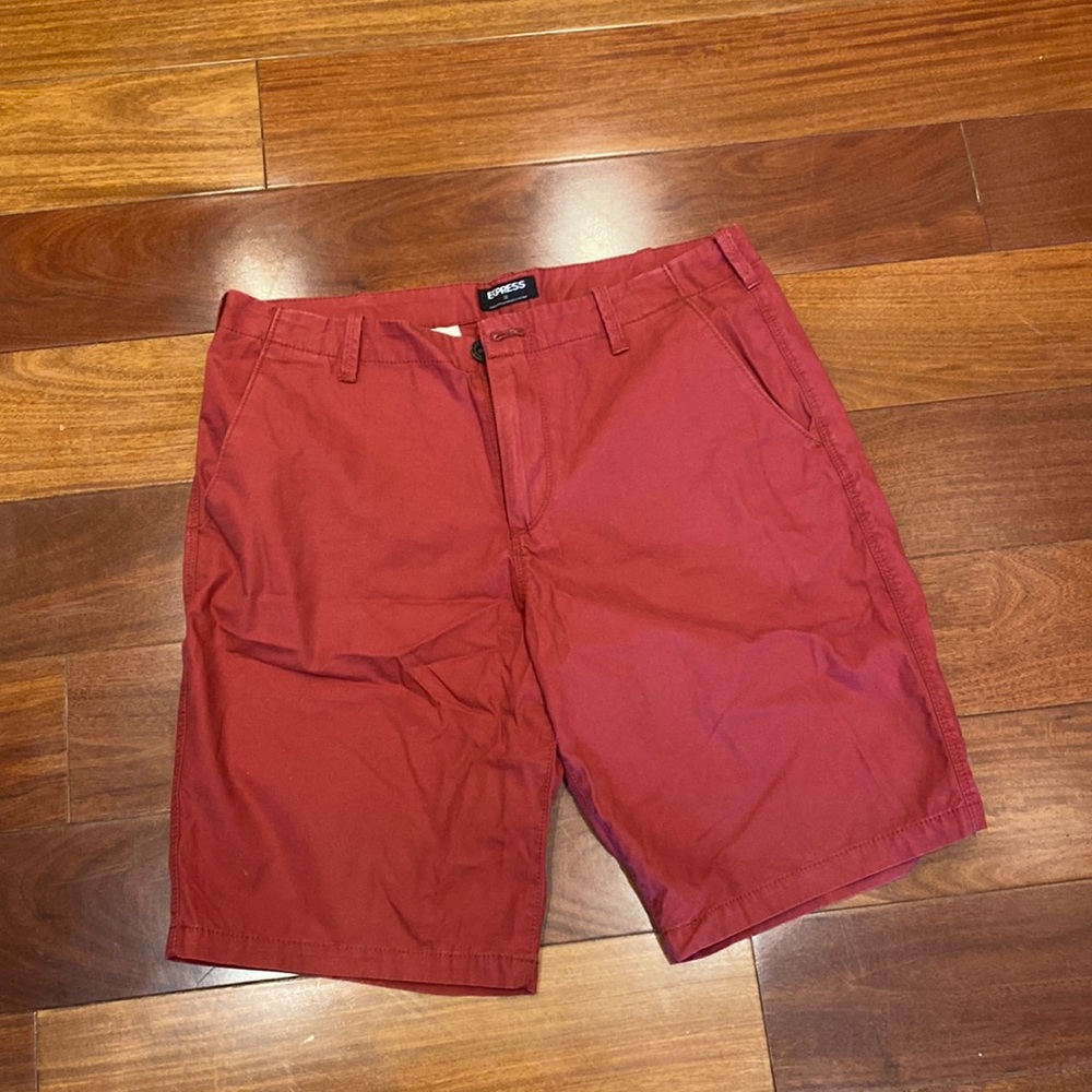 Men’s shorts size 32 with pockets